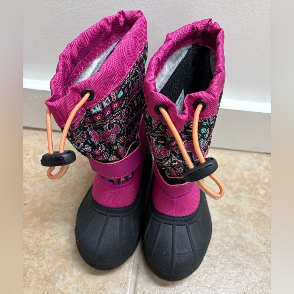 Columbia girl snow boots size 11 excellent condition